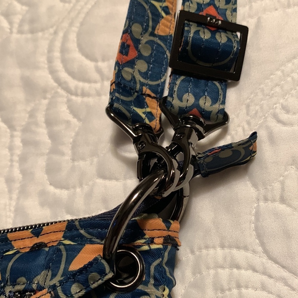 Lug Bag Womens Swivel Convertible Crossbody Floral Quilted Blue Shoulder Purse - Picture 10 of 12